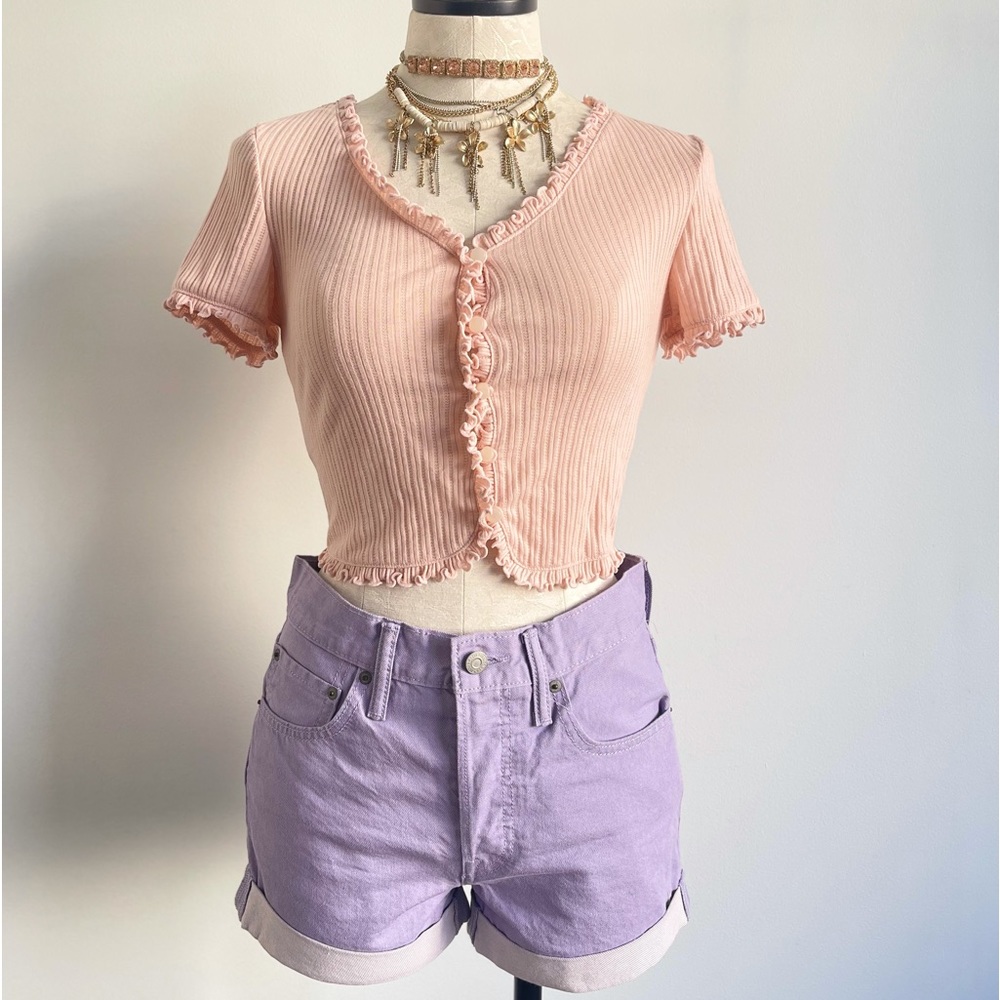 ❌❌SOLD!❌DO NOT BUY!❌❌Levi’s Denim Lilac Cuffed Mid-Rise Shorts - Picture 2 of 10